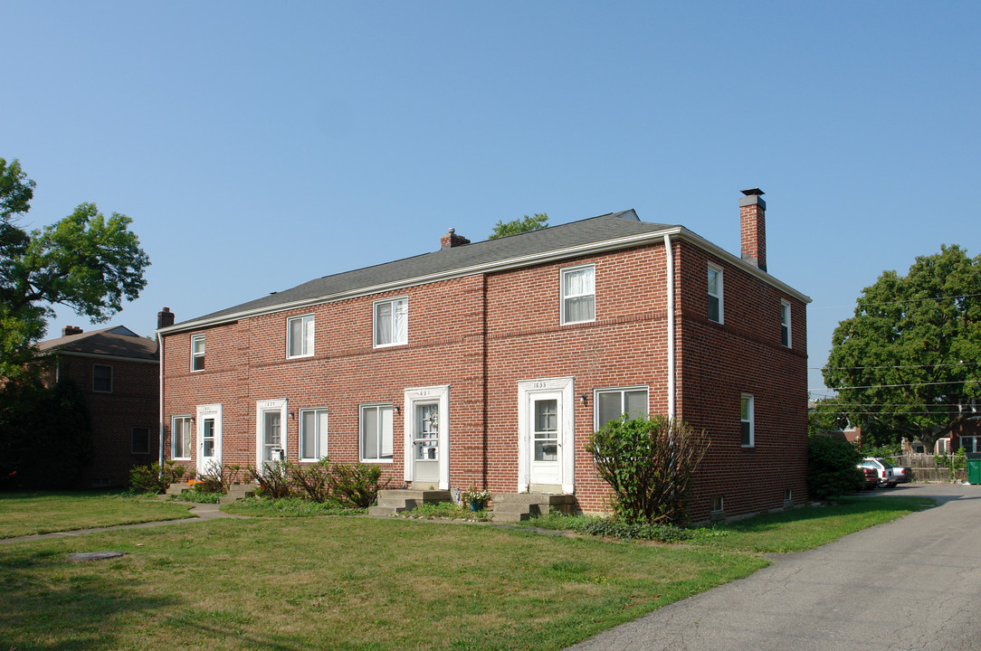 1827-1833 North Star Ave in Columbus, OH - Foto de edificio