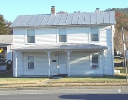 952 Magnolia Ave in Buena Vista, VA - Building Photo