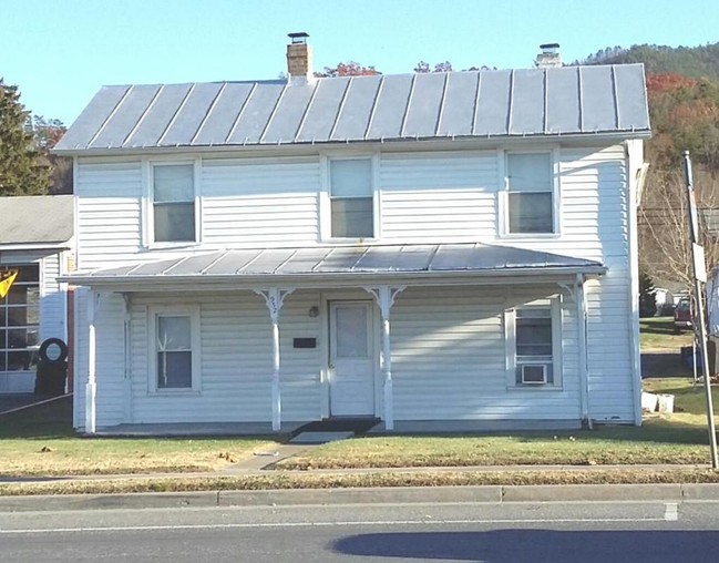 property at 952 Magnolia Ave