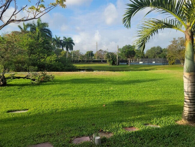 6804 Brookline Dr in Hialeah, FL - Building Photo - Building Photo