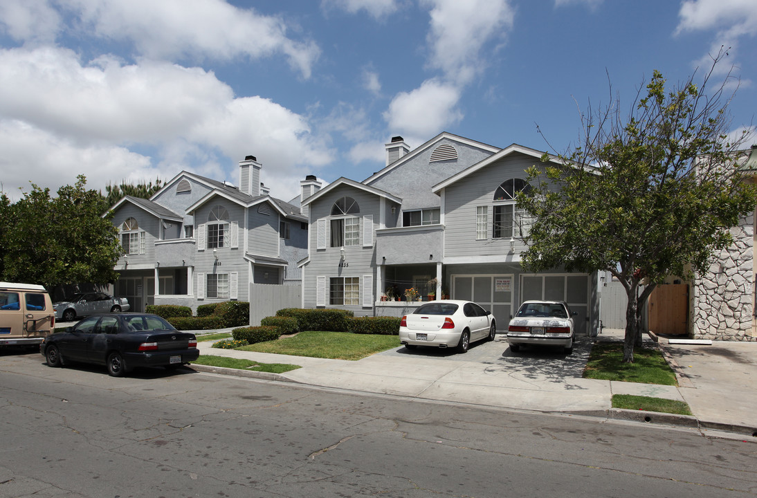 4235-4239 Menlo Ave in San Diego, CA - Foto de edificio