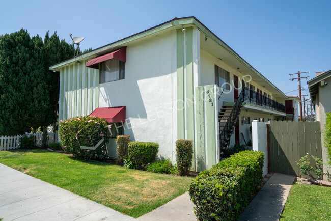 3723 E 8th St in Long Beach, CA - Building Photo - Building Photo