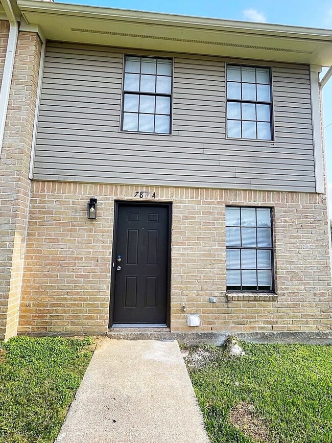 7874 Gladys Ave