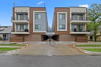 2222 Moser Ave in Dallas, TX - Building Photo - Building Photo