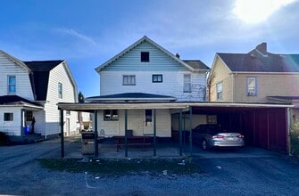 411 Bartram Ave in New Castle, PA - Foto de edificio - Building Photo