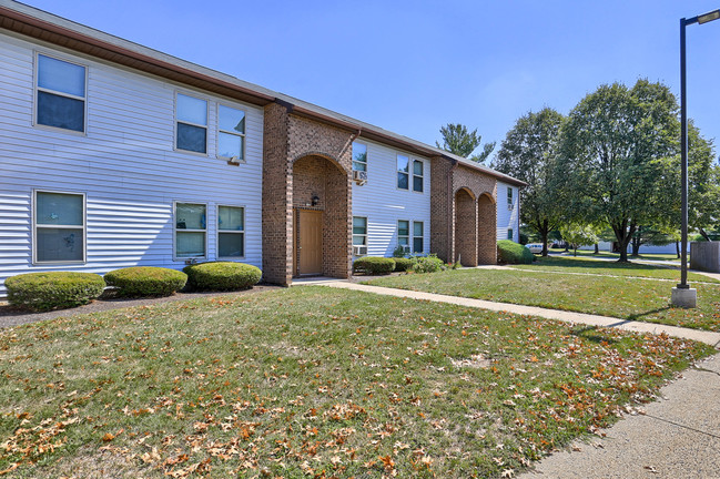 Roxbury Ridge Apartments in Shippensburg, PA - Building Photo - Building Photo