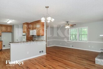 860 Green Forest Dr in Smyrna, GA - Building Photo - Building Photo