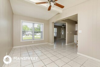 2495 Barbarossa Ave in Deltona, FL - Foto de edificio - Building Photo