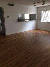 751 N Pine Island Rd in Plantation, FL - Building Photo - Building Photo