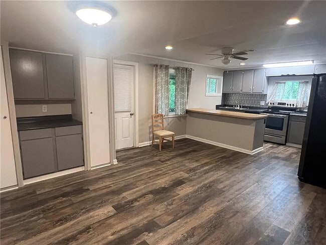 560 Old Clarkesville Hwy in Cleveland, GA - Building Photo - Building Photo