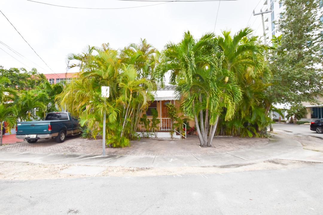 1396 SW 21st Ter in Miami, FL - Building Photo