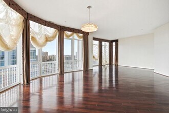 8220 Crestwood Heights Dr in McLean, VA - Building Photo - Building Photo