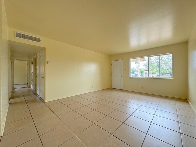 5741 Arrowhead Dr in El Paso, TX - Building Photo - Building Photo