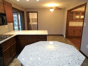 2228 Junction Rd in Manheim, PA - Foto de edificio - Building Photo