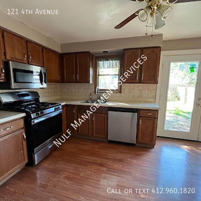 121 4th Ave in Scottdale, PA - Building Photo - Building Photo