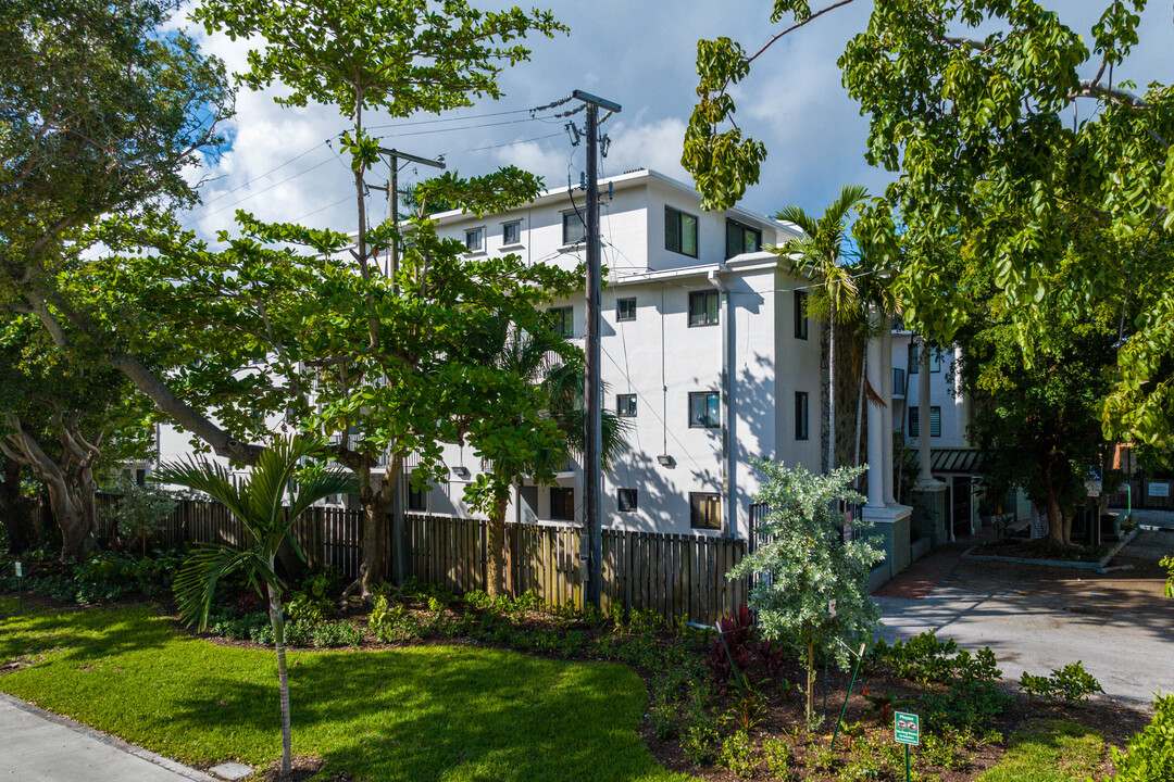 Courtyards of the Grove in Miami, FL - Building Photo