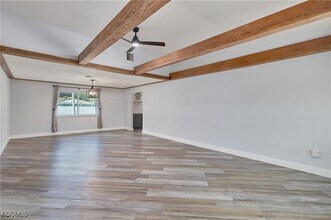 1380 Sunbury Dr in Ft. Myers, FL - Building Photo - Building Photo
