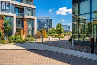 25 Wellington St S in Kitchener, ON - Building Photo - Building Photo