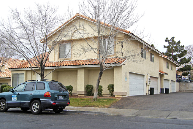 Rainbow Gardens in Las Vegas, NV - Building Photo - Building Photo