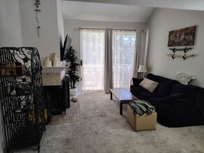 20191 Cape Coral Ln in Huntington Beach, CA - Building Photo - Building Photo