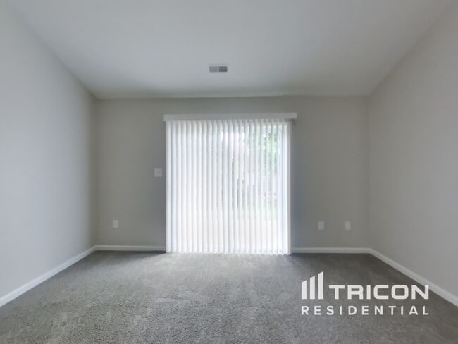 15037 Oak Rd in Carmel, IN - Building Photo - Building Photo