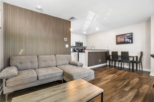 202 N Fremont Ave in Tampa, FL - Building Photo