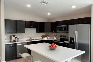 Ravinia - St. Lucie Rental Homes Apartments