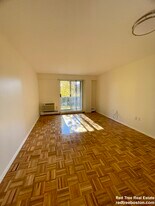 185 Freeman St, Unit 532 in Brookline, MA - Building Photo
