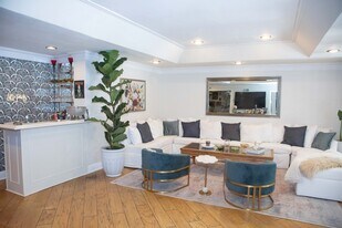 4511 Dulcinea Ct in Los Angeles, CA - Building Photo