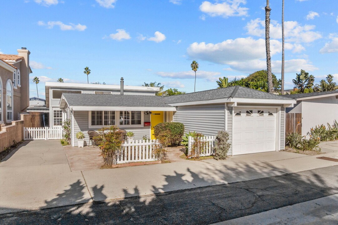 1251 Devon Ln in Ventura, CA - Building Photo