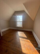 237 Center St in Waterloo, IA - Building Photo - Building Photo