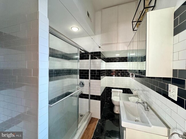 1301 Vine St in Philadelphia, PA - Building Photo - Building Photo