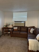 2410 Rio Dr, Unit Majestic in Bullhead City, AZ - Foto de edificio - Building Photo