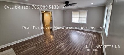 831 Lafayette Dr in Rossville, GA - Building Photo - Building Photo