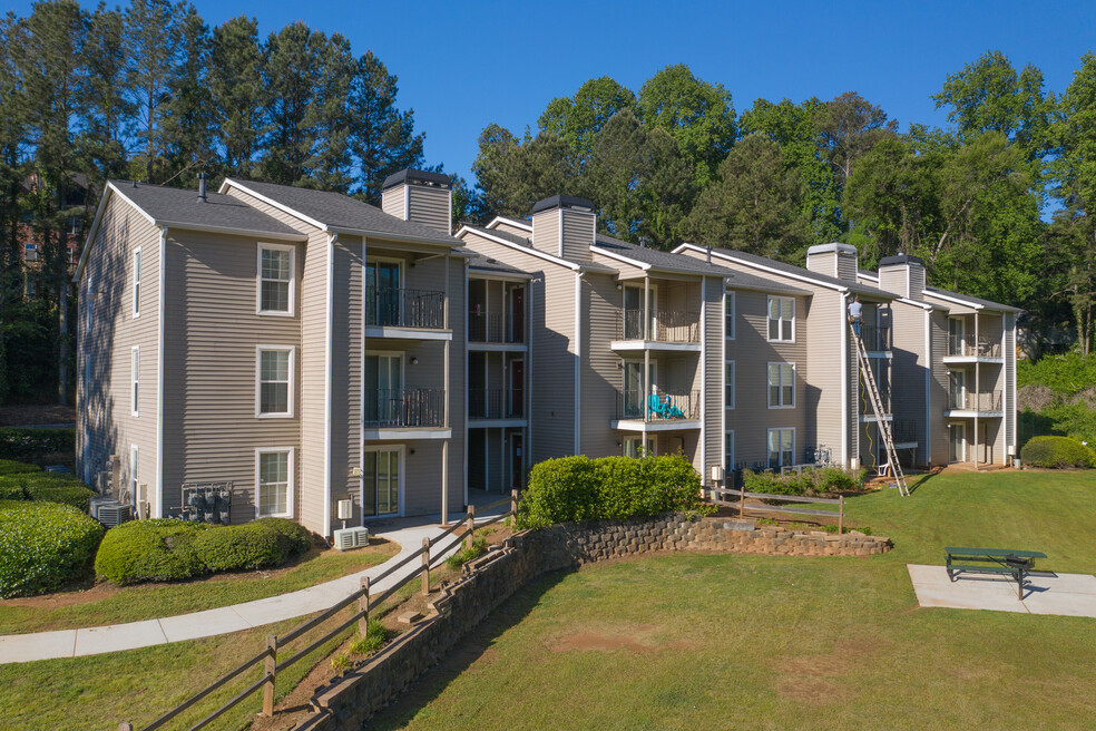 Ashland Lakeview Apartments | Stone Mountain, GA Apartments For Rent