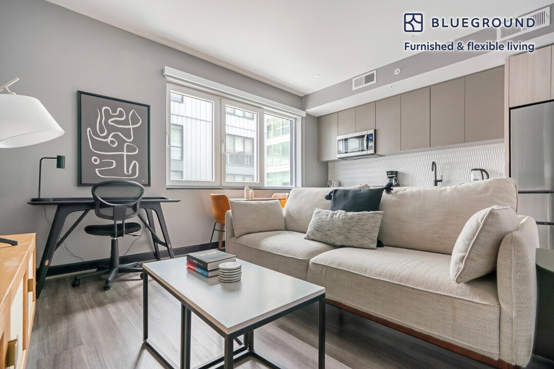 1313 L St NW in Washington, DC - Building Photo