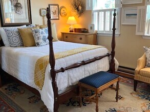 12 Masons Island Rd in Stonington, CT - Building Photo - Building Photo