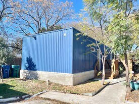 1033 Rivas St in San Antonio, TX - Building Photo