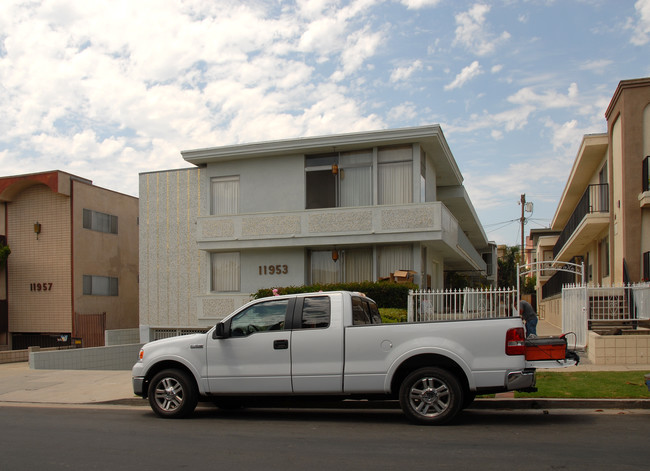 11953 Darlington Ave in Los Angeles, CA - Building Photo - Building Photo