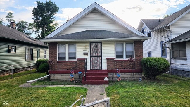 property at 1930 Koehne St