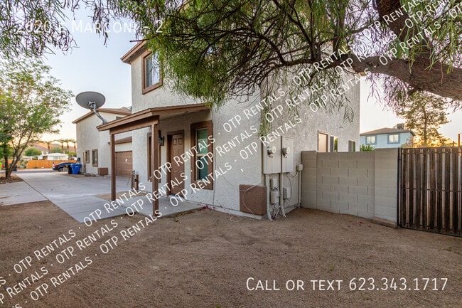 2620 E Marconi Ave in Phoenix, AZ - Foto de edificio - Building Photo