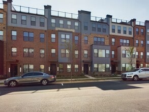 43801 Middleway Ter in Ashburn, VA - Building Photo - Building Photo