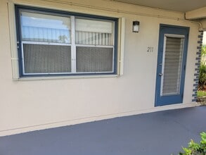 211 Brittany E in Delray Beach, FL - Building Photo - Building Photo