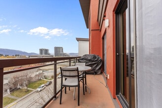 654 Cook Rd, Unit SI ID1497780P in Kelowna, BC - Building Photo - Building Photo
