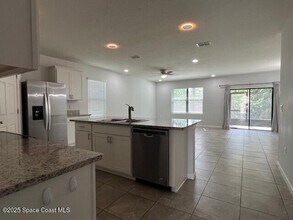 900 Old Country Rd S E in Palm Bay, FL - Building Photo - Building Photo