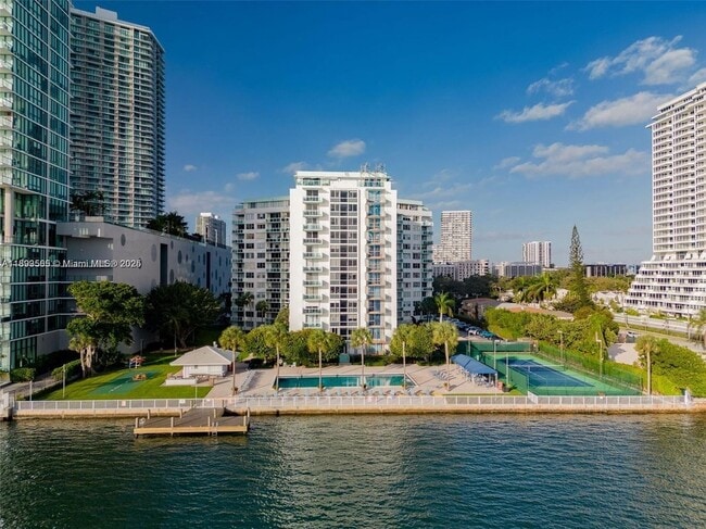 3301 NE 5th Ave in Miami, FL - Building Photo - Building Photo