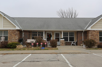 Valley Springs Senior Apartments in De Soto, KS - Building Photo - Building Photo