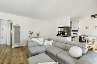 929 N Stanley Ave in West Hollywood, CA - Building Photo - Interior Photo