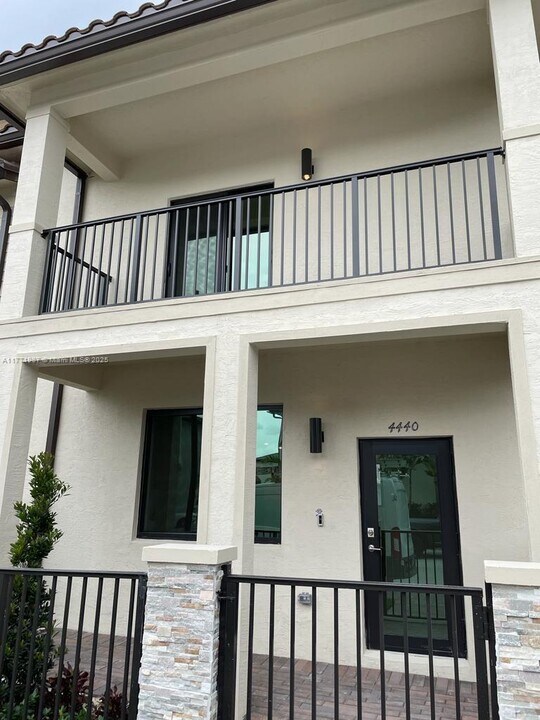 4440 NW 83rd Ave in Doral, FL - Building Photo