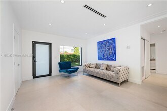 900 W 47th Ct in Miami Beach, FL - Building Photo - Building Photo